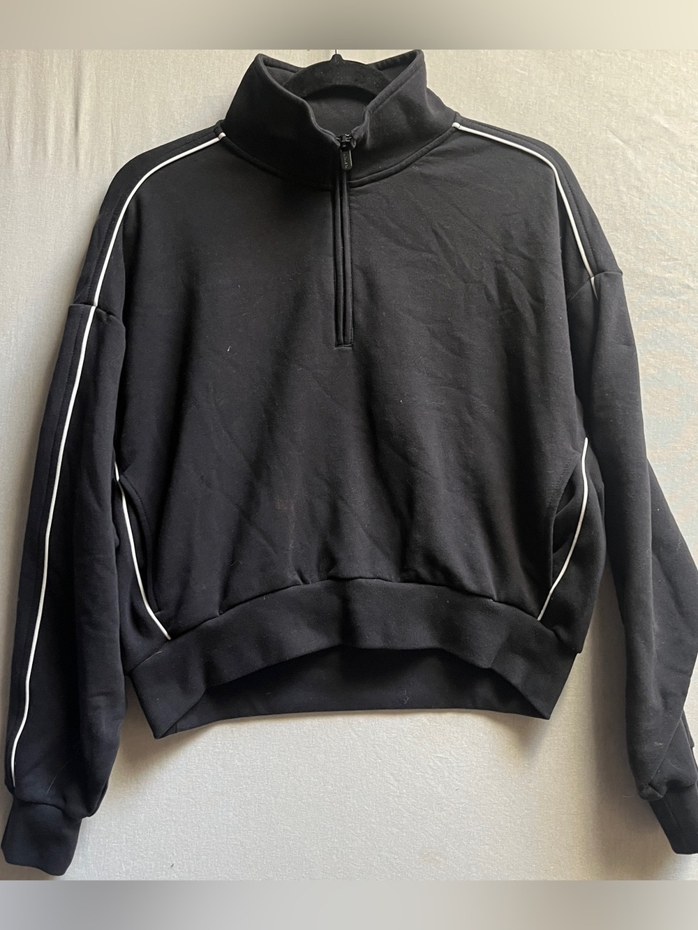 Athleta Black Quarter-Zip Pullover Sweatshirt White Piping Size Small